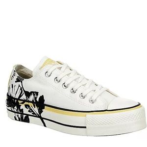 CONVERSE🍁🍂White platform sneakers Size 7.5 women’s